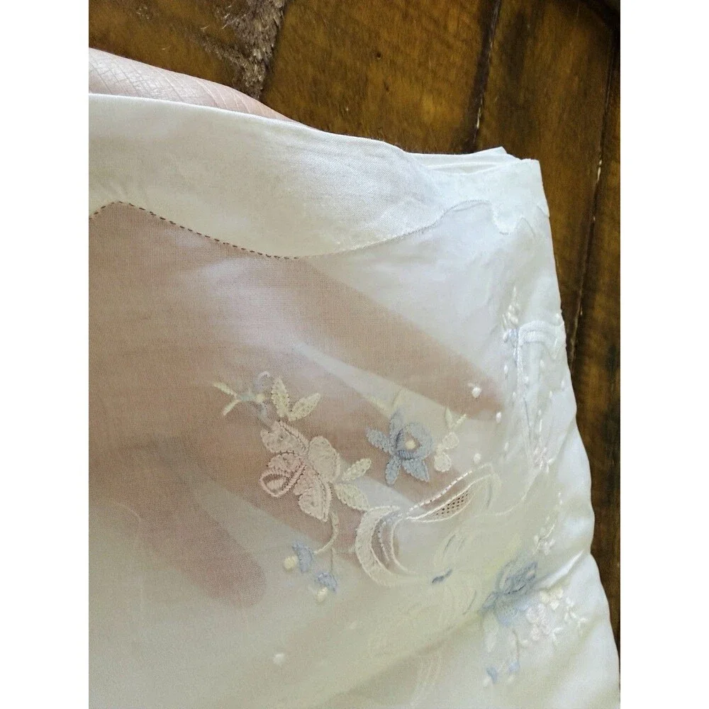 Vintage Embroidered Sheer Linen Tablecloth & 6 Pcs Napkins Set Floral